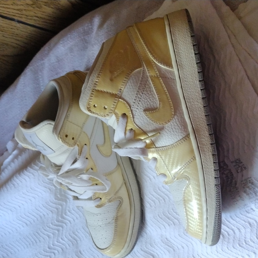Air Jordan size 5.5 youth